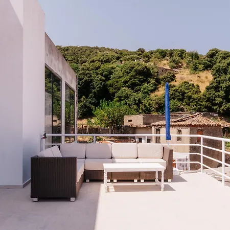 Apartament Villeni Panorama Oktonia Okhthonia